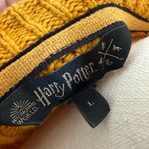 Wizarding Word Harry Potter Hufflepuff Quidditch Sweater - Picture 3 of 6